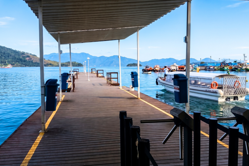 Travessia Cais Estação Santa Luzia em Angra